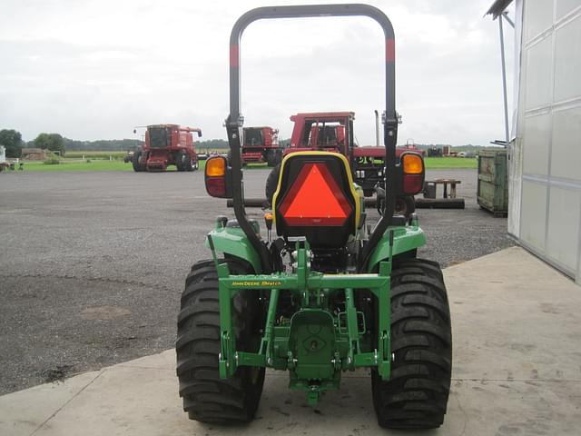 Image of John Deere 3033R equipment image 3