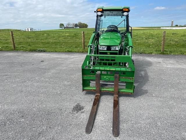 Image of John Deere 3046R equipment image 1