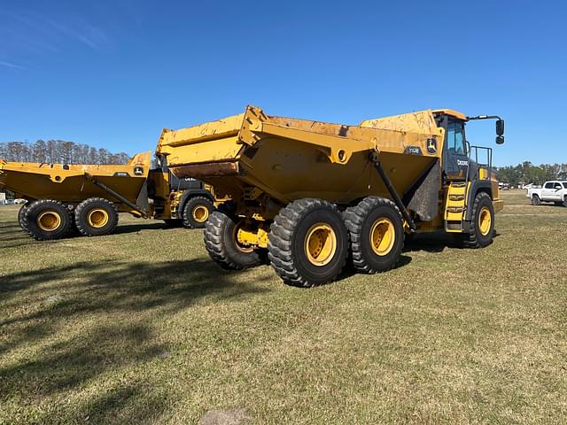 Image of John Deere 310E equipment image 4