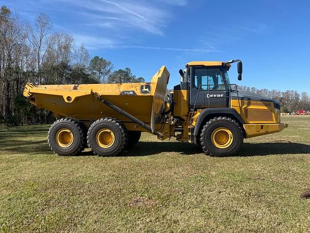 Image of John Deere 310E equipment image 3