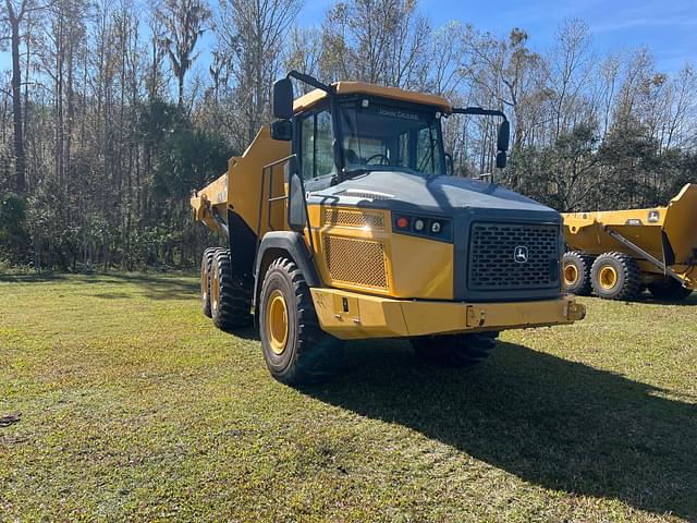 Image of John Deere 310E equipment image 2