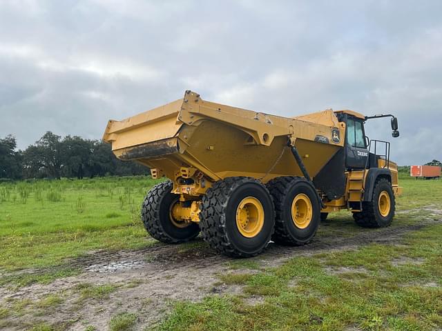 Image of John Deere 310E equipment image 4