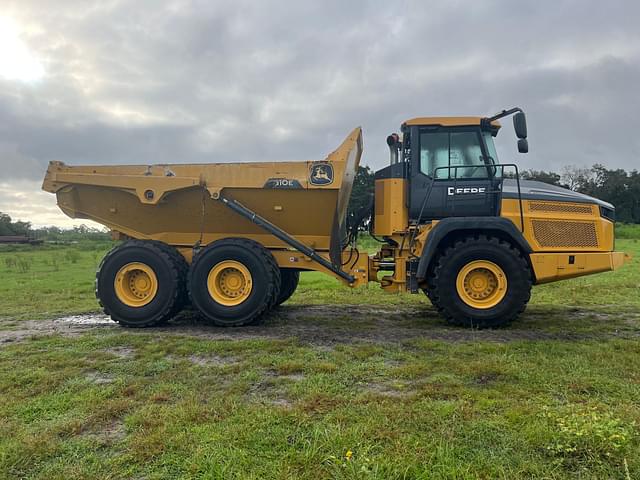 Image of John Deere 310E equipment image 3