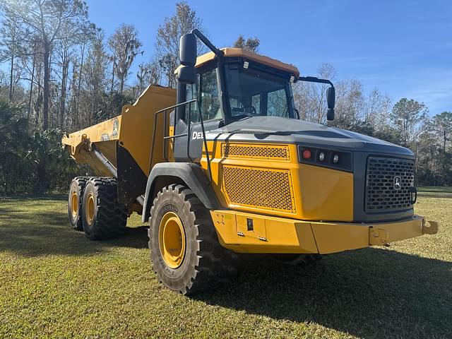 Image of John Deere 310E equipment image 2