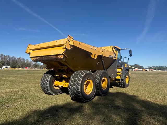 Image of John Deere 310E equipment image 4