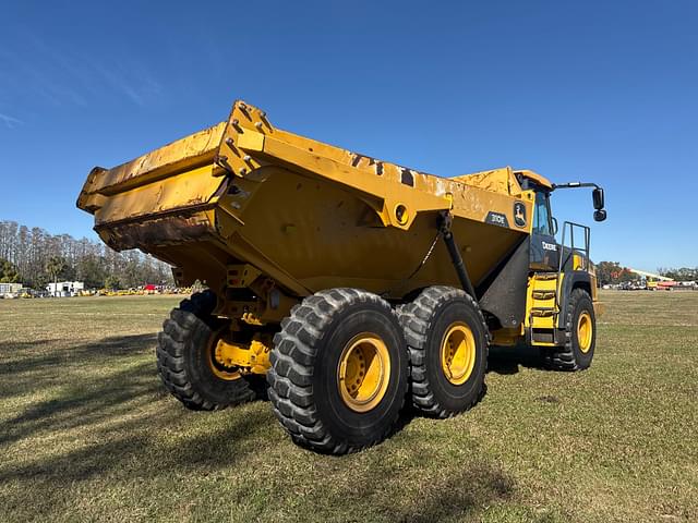 Image of John Deere 310E equipment image 4