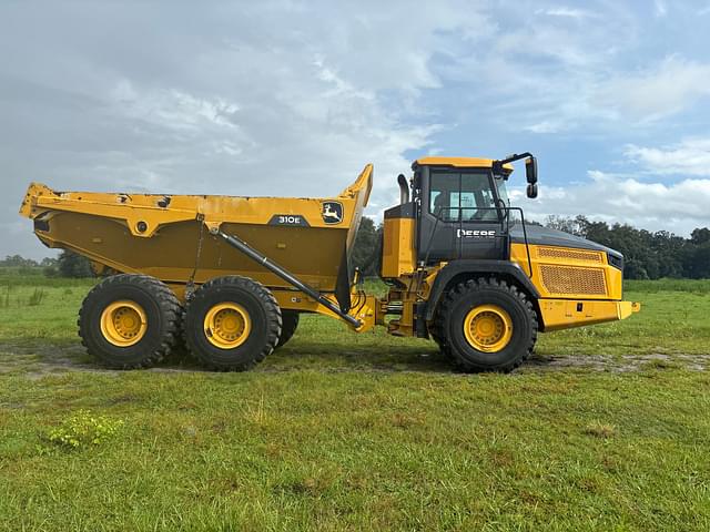 Image of John Deere 310E equipment image 3