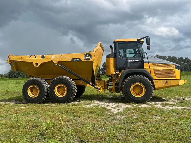 Image of John Deere 310E equipment image 3