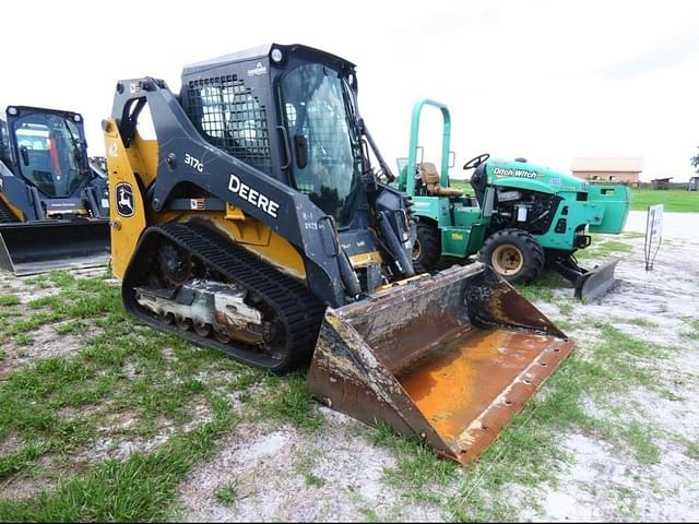Image of John Deere 317G equipment image 2
