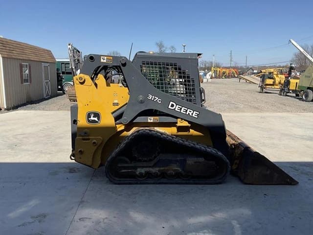 Image of John Deere 317G equipment image 4