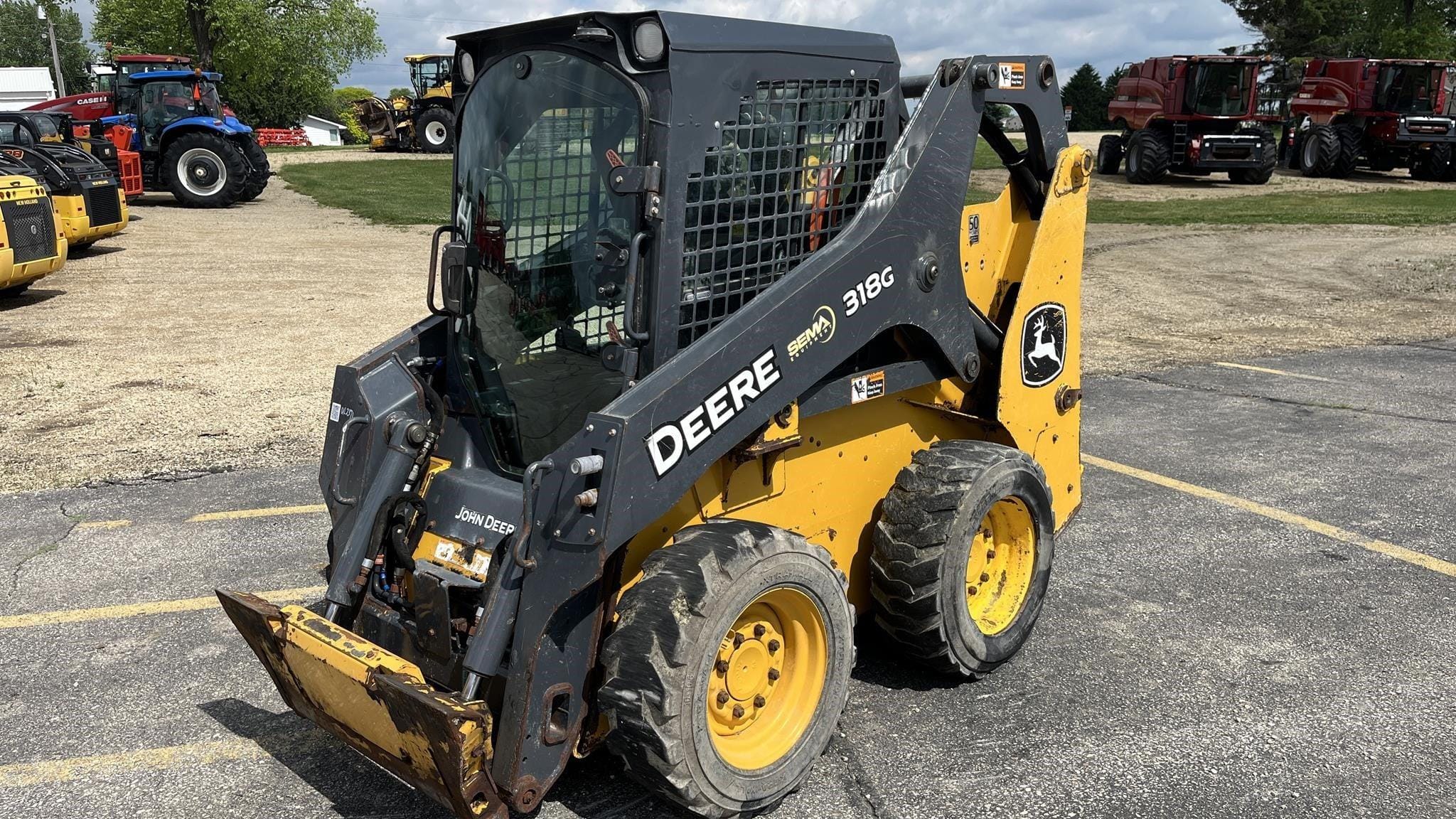 2021 John Deere 318G Equipment Image0