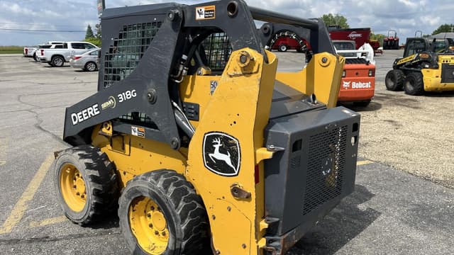 Image of John Deere 318G equipment image 4