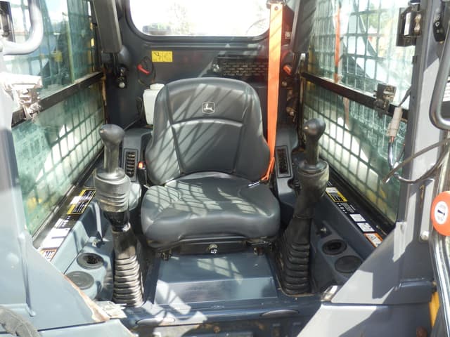 Image of John Deere 318G equipment image 3
