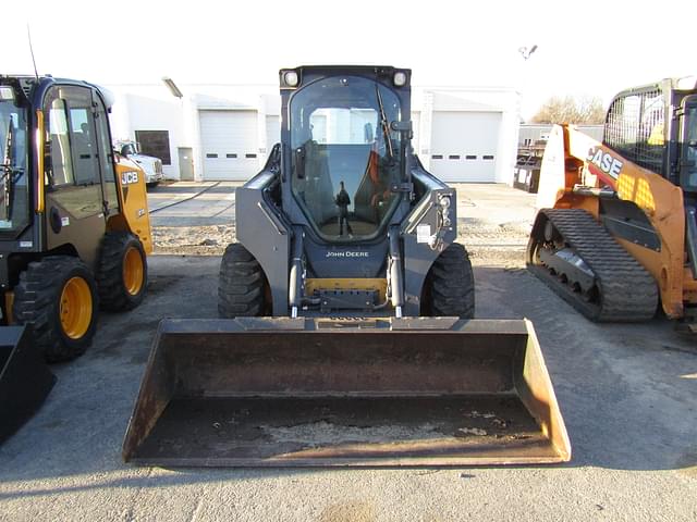 Image of John Deere 320 equipment image 4