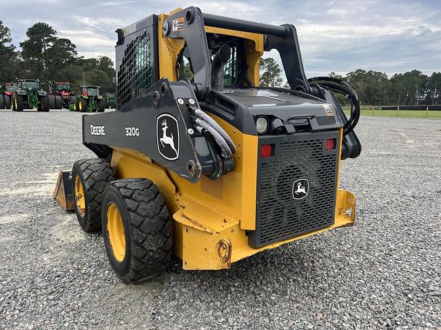 Image of John Deere 320G equipment image 2