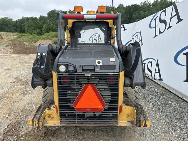 Image of John Deere 320G equipment image 3