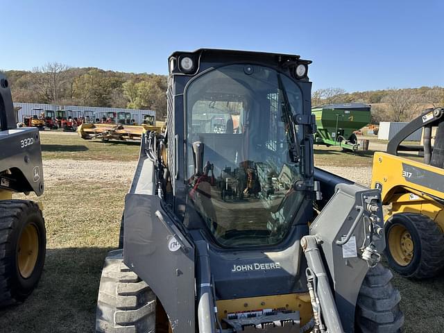 Image of John Deere 324G equipment image 1