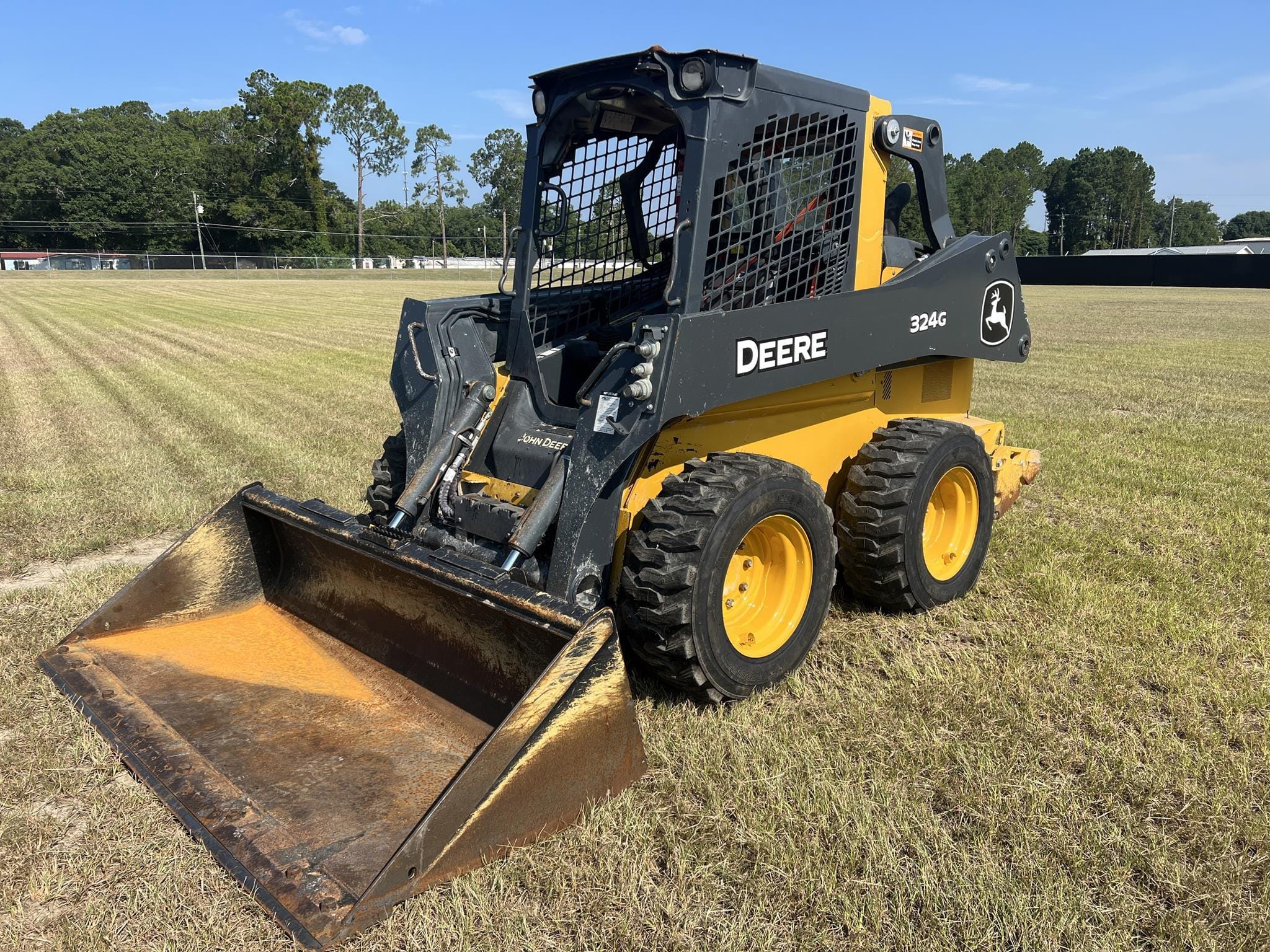 Main image John Deere 324G