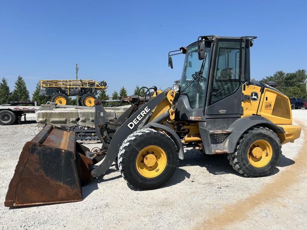 2021 John Deere 324L Equipment Image0