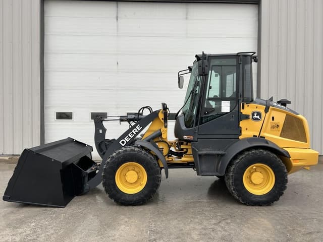 Image of John Deere 324L equipment image 2