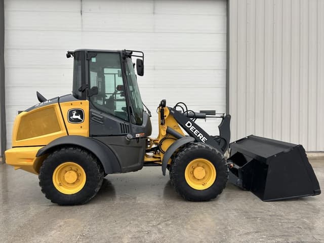 Image of John Deere 324L equipment image 3