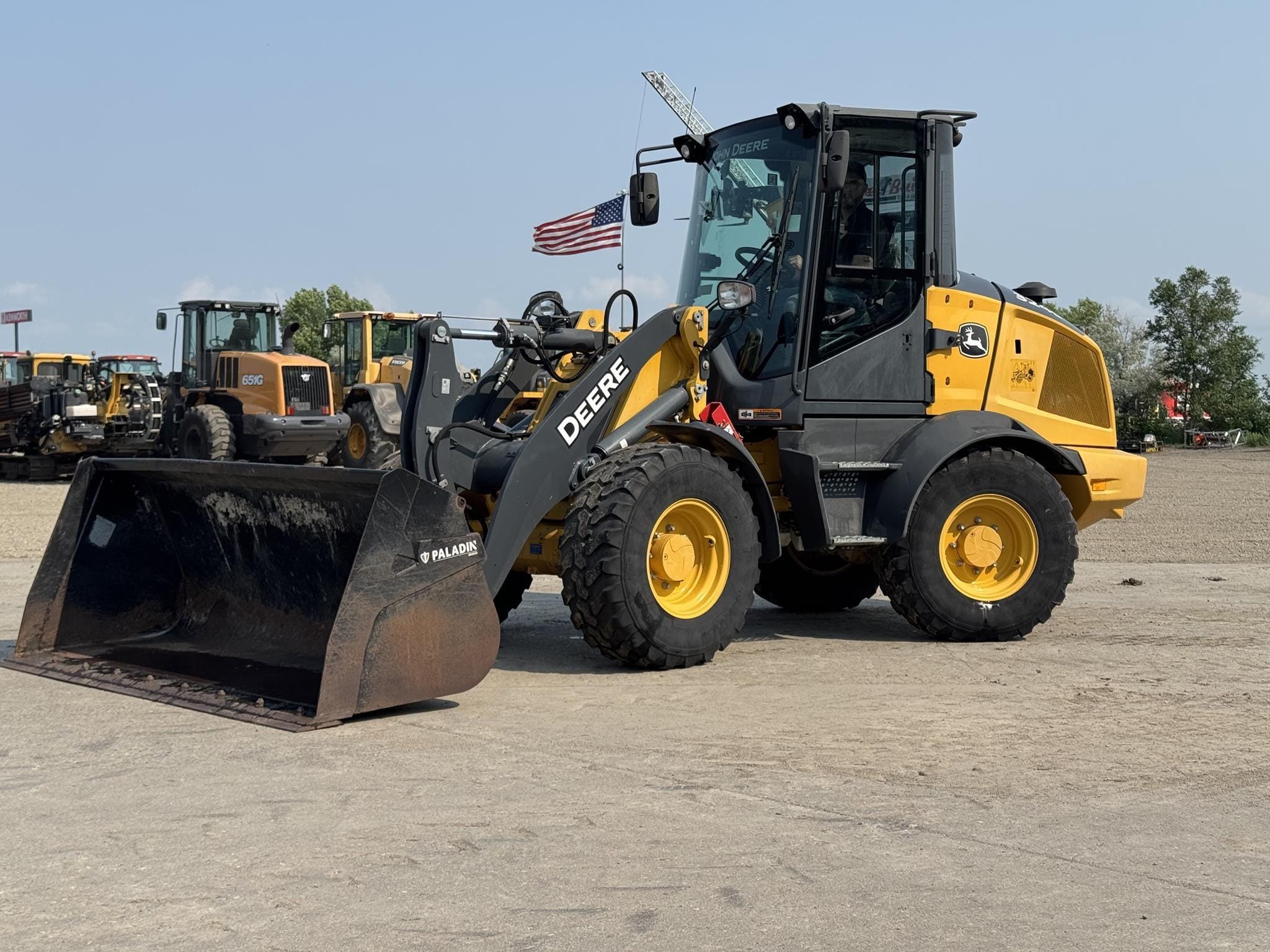 2021 John Deere 324L Equipment Image0