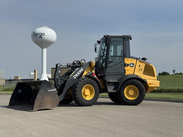 Image of John Deere 324L equipment image 1