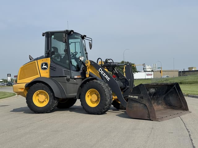 Image of John Deere 324L equipment image 3