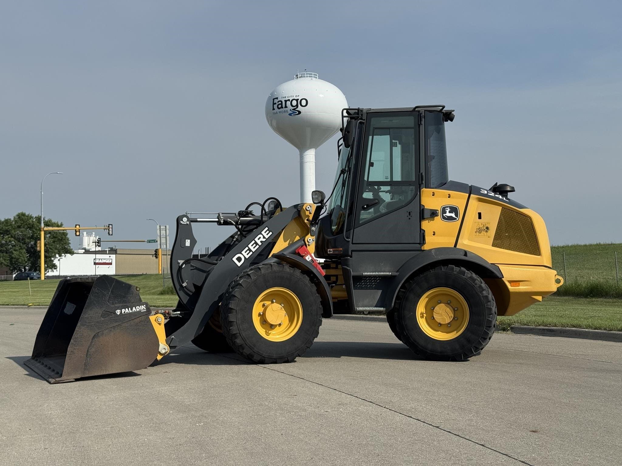 2021 John Deere 324L Equipment Image0