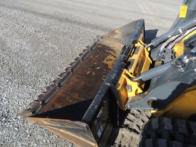 Image of John Deere 325G equipment image 4