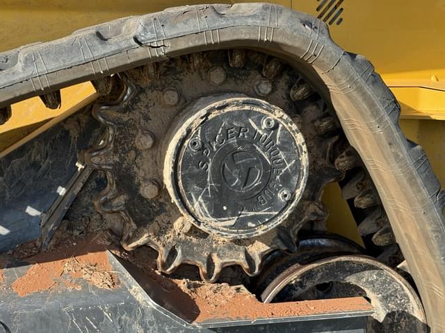 Image of John Deere 325G equipment image 3