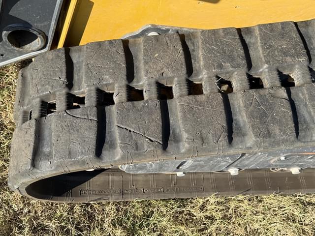 Image of John Deere 325G equipment image 4
