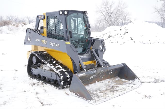 Image of John Deere 325G equipment image 4