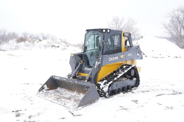 Image of John Deere 325G equipment image 2