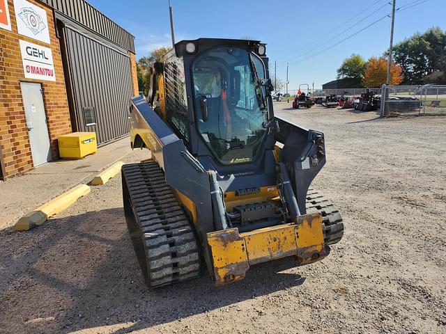 Image of John Deere 331G equipment image 4