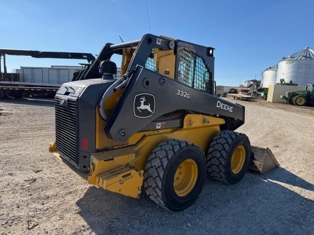 Image of John Deere 332G equipment image 4