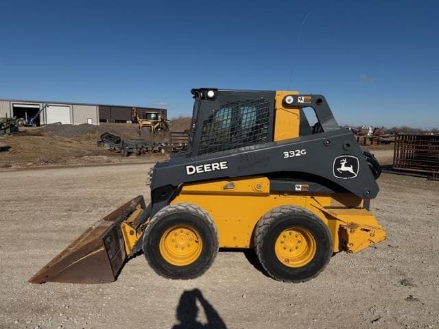 Image of John Deere 332G equipment image 1