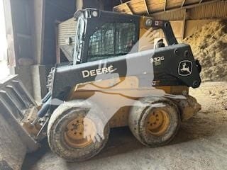 2021 John Deere 332G Equipment Image0