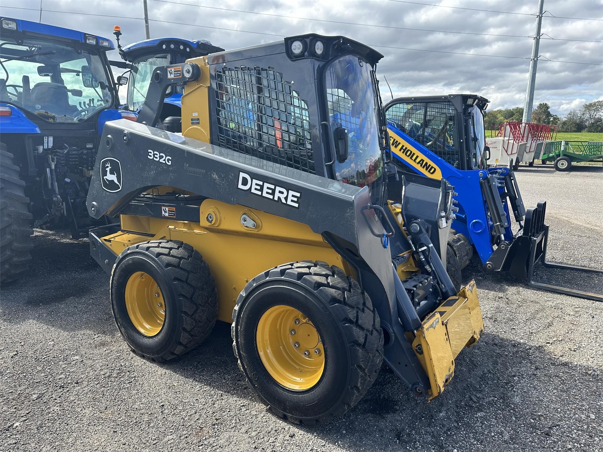 Main image John Deere 332G