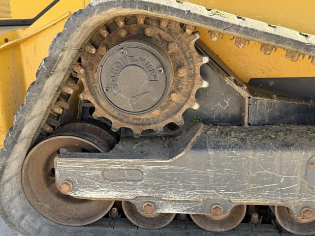 Image of John Deere 333G equipment image 2