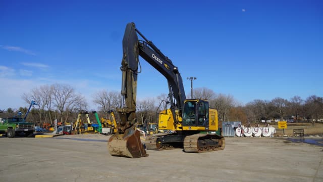 Image of John Deere 345G LC equipment image 2