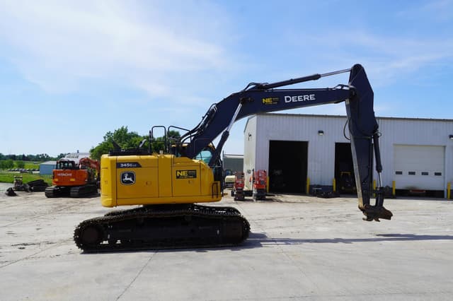 Image of John Deere 345G LC equipment image 4