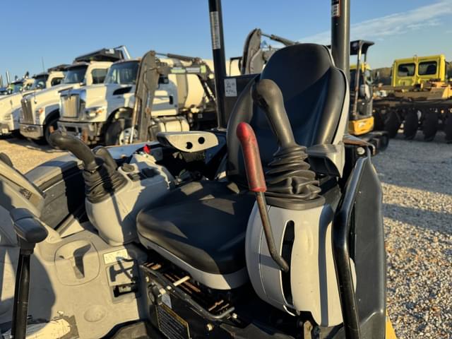 Image of John Deere 35G equipment image 4