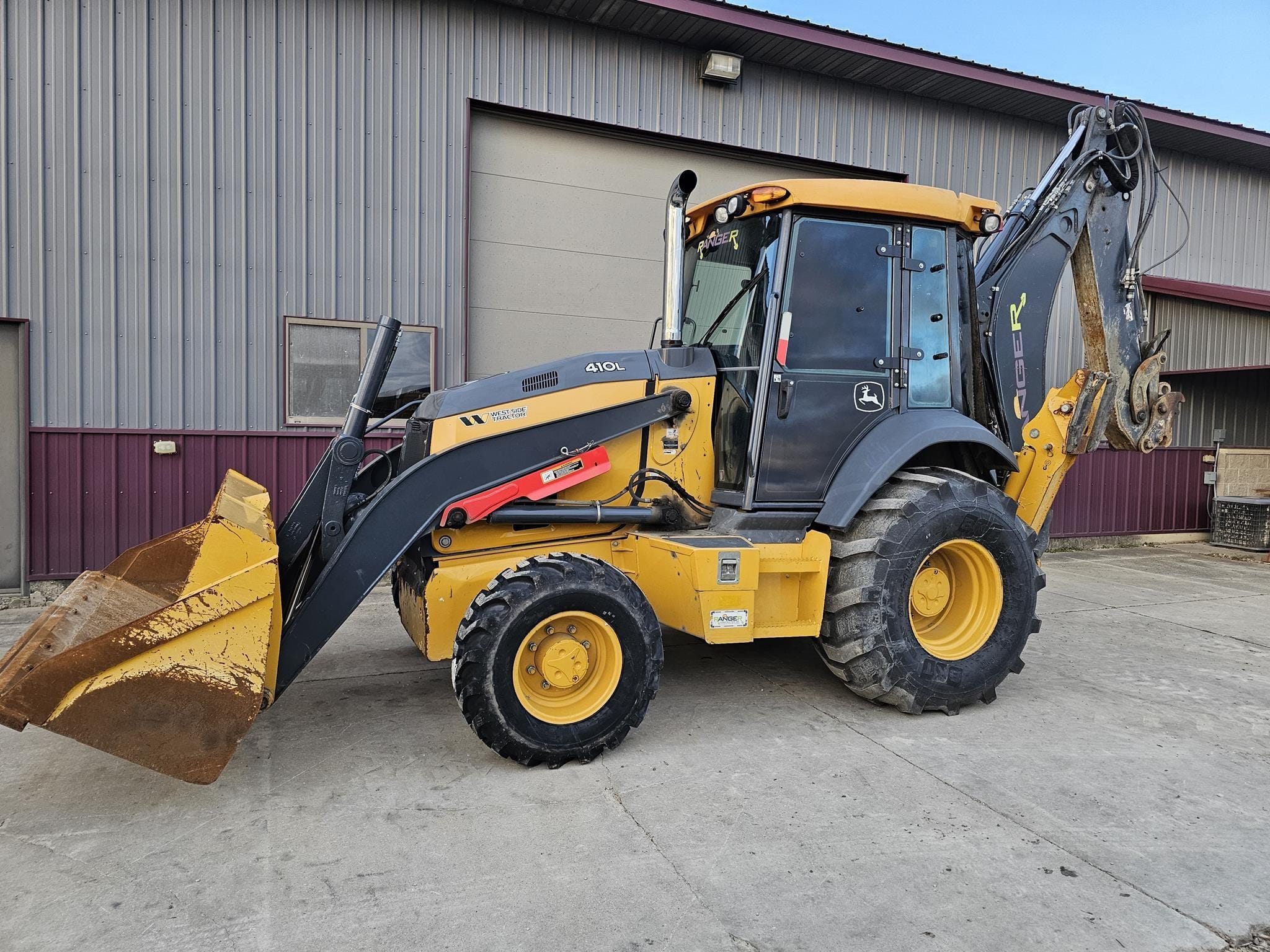 2021 John Deere 410L Equipment Image0