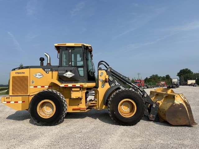Image of John Deere 624P equipment image 3