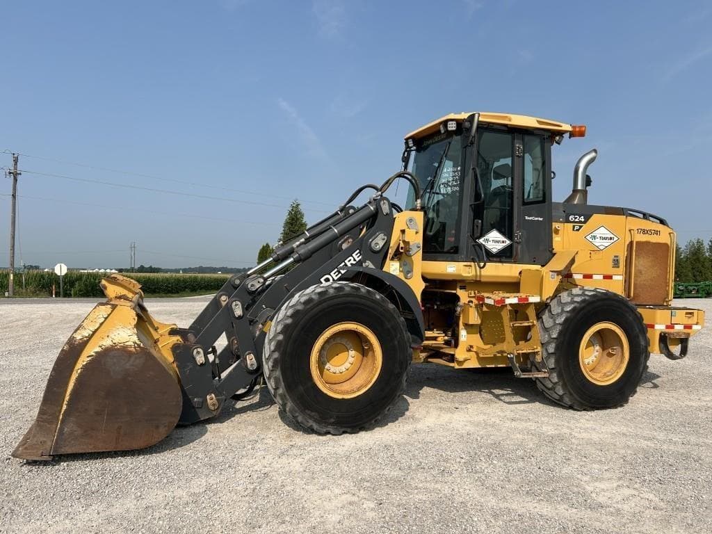 Image of John Deere 624P Primary image