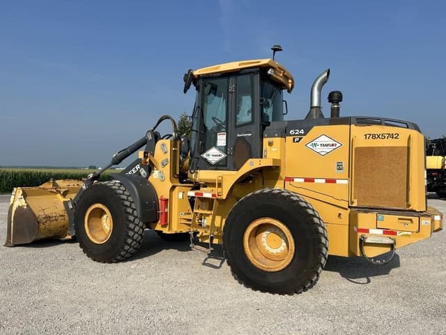Image of John Deere 624P equipment image 4