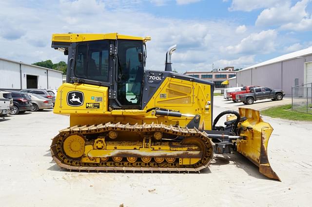 Image of John Deere 700L LGP equipment image 4