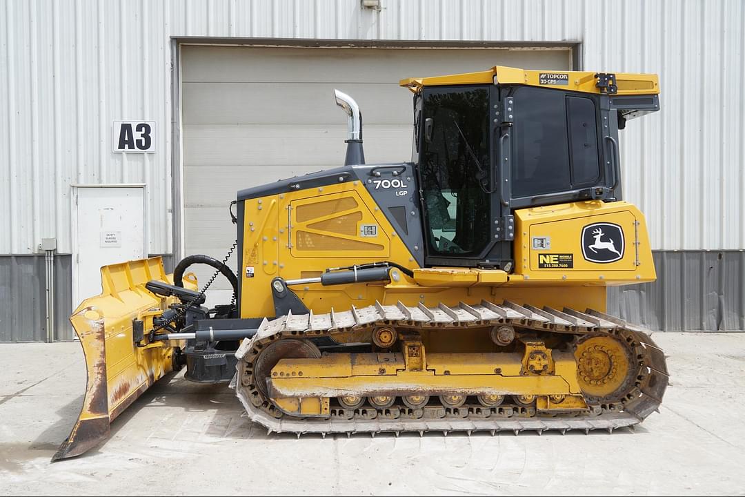 Image of John Deere 700L LGP Primary image