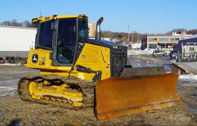 Image of John Deere 700L LGP equipment image 4